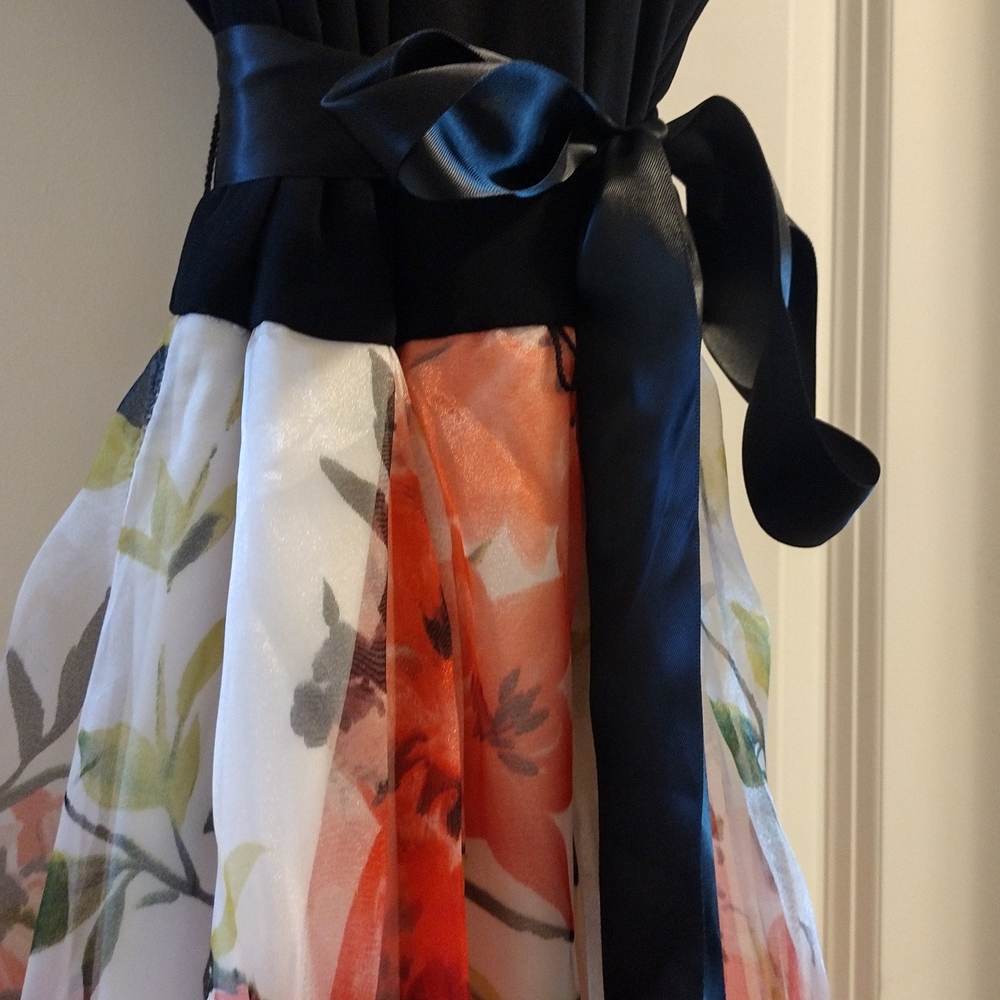 SLNY Elegant Black and Floral Maxi Dress Size 12